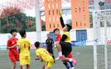 Ngược dòng trên chấm penalty, đương kim vô địch THPT Trần Quốc Tuấn vào chung kết