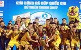[Ảnh] Đội bóng xứ Nghệ phấn khích với chức vô địch lịch sử