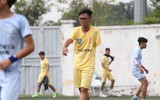 [ẢNH] 10 phút trên sân của Đào Vương Thành, cầu thủ chỉ có 1 tay