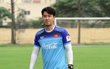 [ẢNH] Trợ lý điển trai người Hàn Quốc gây chú ý ở U23 Việt Nam