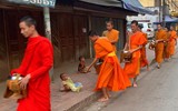 [ẢNH] Buổi sớm yên bình ở cố đô Luang Prabang