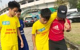 [ẢNH] Khoảnh khắc đẹp của tình bạn tại giải bóng đá học sinh Hà Nội