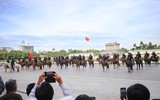 [ẢNH] Thích thú hình ảnh Cảnh sát cơ động kỵ binh diễu hành tại Hà Nội