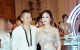 Hoa hậu Áo dài Tuyết Nga gây ấn tượng với trang phục xẻ cao táo bạo