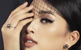Hoa hậu Tiểu Vy đẹp bí ẩn khi hóa thân thành quý cô cổ điển