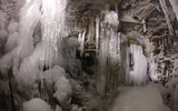 Kỳ lạ hang động duy nhất trên thế giới đóng băng mùa hè, tan chảy mùa đông