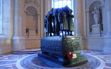 Khung cảnh tráng lệ bên trong lăng mộ của hoàng đế Napoleon