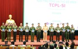 Đấu giá chiếc áo có chữ ký tất cả thành viên đội tuyển Việt Nam