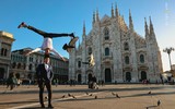 Những hình ảnh cực kỳ ấn tượng của Quốc Cơ Quốc Nghiệp trên đường phố Italia