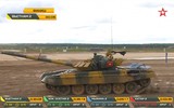 [ẢNH] Đội Việt Nam xuất sắc về đích đầu tiên trong trận hai Tank Biathlon tại Nga