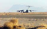 [ẢNH] Vận tải cơ khổng lồ C-17 Mỹ mài bụng tóe lửa tại Afghanistan