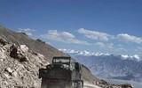 [ẢNH] Trung Quốc triệt thoái quân và xe tăng ra khỏi biên giới với Ấn Độ
