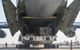 [ẢNH] Mỹ điều máy bay vận tải khổng lồ mạnh nhất nước này tiếp tế cho Ấn Độ