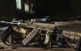 [ẢNH] Sự thật màn đối đầu giữa súng trường tấn công AK-12 Nga và áo giáp Mỹ