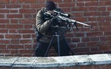 [ẢNH] Lính bắn tỉa Nga với siêu súng T-5000 tại các điểm cao trên Quảng trường Đỏ