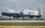 [ẢNH] Lần đầu tiên ‘Đại bàng xám’ MQ-4C của Mỹ tới Nhật Bản