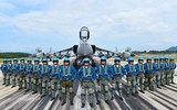 [ẢNH] Hải quân Trung Quốc diễn tập bằng loạt máy bay nổi tiếng kém an toàn JH-7 