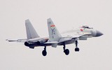 [ẢNH] Đưa ‘hổ giấy’ J-15 ra bay biển, hiểm nguy rình rập chính phi công Trung Quốc