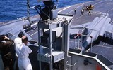 [ẢNH] Tiêm kích hạm mang vũ khí hạt nhân ít biết của hải quân Anh