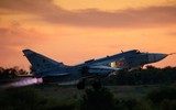 [ẢNH] ‘Kiếm sĩ’ Su-24M Nga thường xuyên bay cắt mặt chiến hạm phương Tây