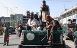 [ẢNH] Mỹ bất ngờ khi Taliban bội tín, tấn công thẳng vào người Mỹ di tản tại Kabul