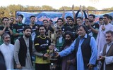 [ẢNH] Taliban vác súng đi xem bóng đá, động thái nhỏ, ý nghĩa lớn tại Afghanistan