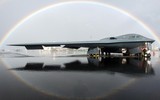 [ẢNH] 'Bóng ma tàng hình' B-2 trị giá 2,1 tỷ USD hư hỏng khi hạ cánh khẩn cấp