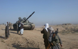 [ẢNH] Xe tăng Taliban áp sát Tajikistan, phép thử nguy hiểm trước Nga