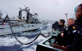 [ẢNH] Chiến hạm HMS Richmond của Anh cập cảnh Cam Ranh