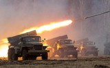 [ẢNH] Ukraine đưa 'vũ khí mạnh sau bom hạt nhân' tới sát chiến tuyến miền Đông