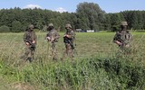 Điều tới 10.000 quân áp sát biên giới Belarus, Ba Lan đang tính toán gì?