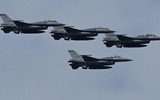 Tiêm kích F-16V đảo Đài Loan diễn tập ‘voi đi bộ’ 