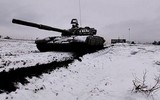 Khí tài quân sự hạng nặng Nga bất ngờ tập kết chỉ cách Ukraine 15km