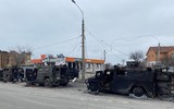 Đoàn xe quân sự khổng lồ dài 65km của Nga vì sao chậm bước tiến vào Kiev?