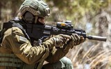 Lính Ukraine tác chiến với súng trường hiện đại TAR-21 của Israel