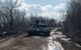 Đoàn chiến tăng T-80BVM Ukraine thu được của Nga được tung vào tham chiến