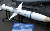 Nỗi lo pháo HIMARS chưa qua, tên lửa diệt radar AGM-88 đã tới, Nga sẽ khó khăn hơn tại Ukraine?