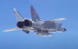 Siêu tiêm kích đánh chặn MiG-31BM Nga lao lên xua đuổi máy bay do thám Anh
