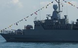 Tàu hộ vệ tên lửa HTMS Sukhothai của hải quân Thái Lan bị sóng đánh chìm