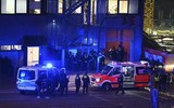 Hiện trường vụ xả súng tại nhà thờ Đức, khiến hàng chục người thương vong 