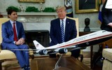 Tổng thống Biden bác đề xuất về màu sơn dành cho chuyên cơ Air Force One của ông Trump