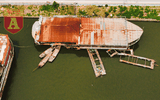 [Ảnh] Những xác ‘tàu ma’ vật vờ trên sóng nước hồ Tây