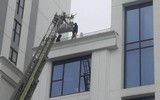 Tiếp cận tòa nhà bằng xe chuyên dụng, cứu người trong tình huống cháy giả định ở căn hộ Vinhomes Symphony