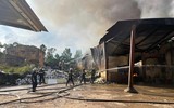 Những hình ảnh lực lượng cứu hỏa chữa cháy kho xưởng sản xuất ở xã Đình Xuyên giữa thời tiết nắng nóng