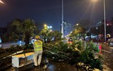 Hình ảnh Công an Hà Nội xuyên đêm khắc phục hậu quả mưa bão