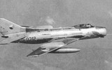 [ẢNH] Không quân Mỹ đã tấn công sân bay của Liên Xô 70 năm trước như thế nào?