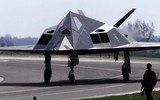 [ẢNH] Được cấp số hiệu mới, máy bay tàng hình F-117 chính thức tái hoạt động?