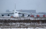 [ẢNH] Máy bay khổng lồ An-124 Nga văng mất động cơ, phải hạ cánh khẩn cấp