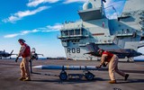 [ẢNH] Tàu sân bay Anh áp sát căn cứ Tartus của Nga ở cự ly ‘có thể tấn công’