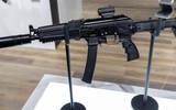 [ẢNH] Phi công quân sự Nga được trang bị tiểu liên và súng ngắn mới cực mạnh